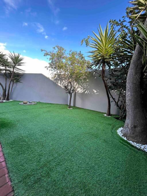 The Great Escape 5 Mins Away From Blouberg Apartment